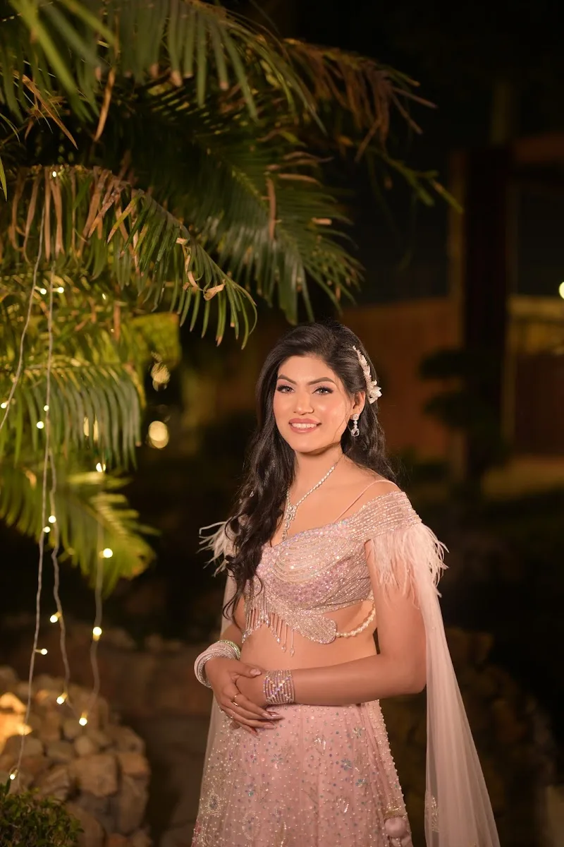 Ritu chawla Makeovers - Best Makeup artist Faridabad- best Beauty parlour/ Celebrity makeup in Faridabad
