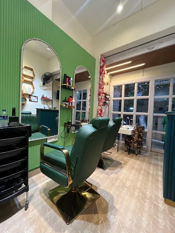 KS Aura Unisex Salon | Beauty Salon in Thane | Makeup Artist in Thane | Nail Salon in Thane | Hairdresser in Thane