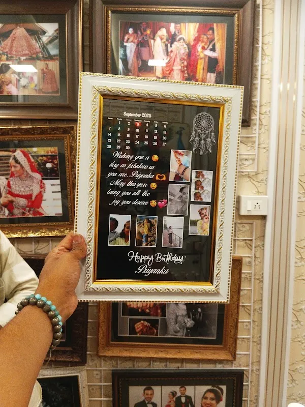 Hiro Frame Craft & Art Studio