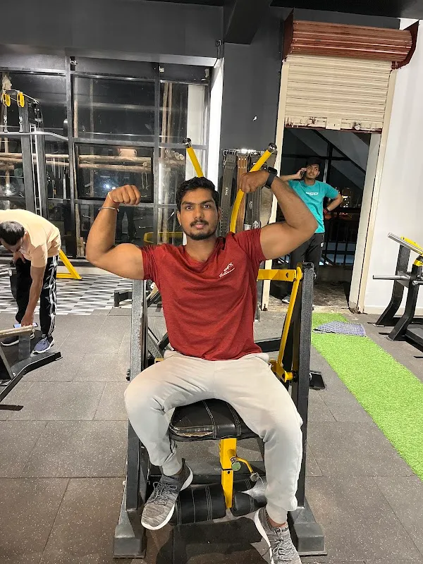 Iron Lifters Fitness Center 1.0