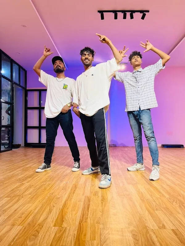 Lloll Arena Dance Studio