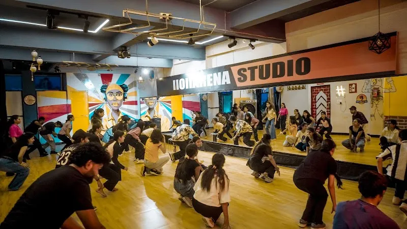 Lloll Arena Dance Studio