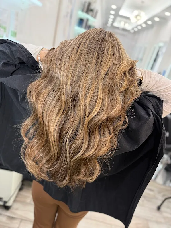Davida Salon