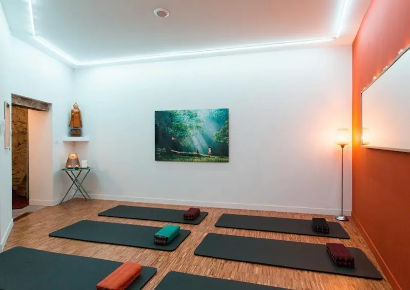 Asanga Studio De Yoga