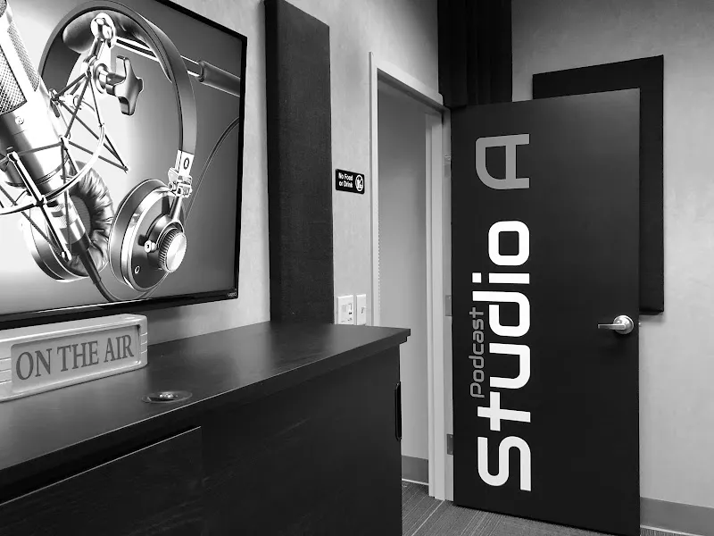 Studio Podcast Suites