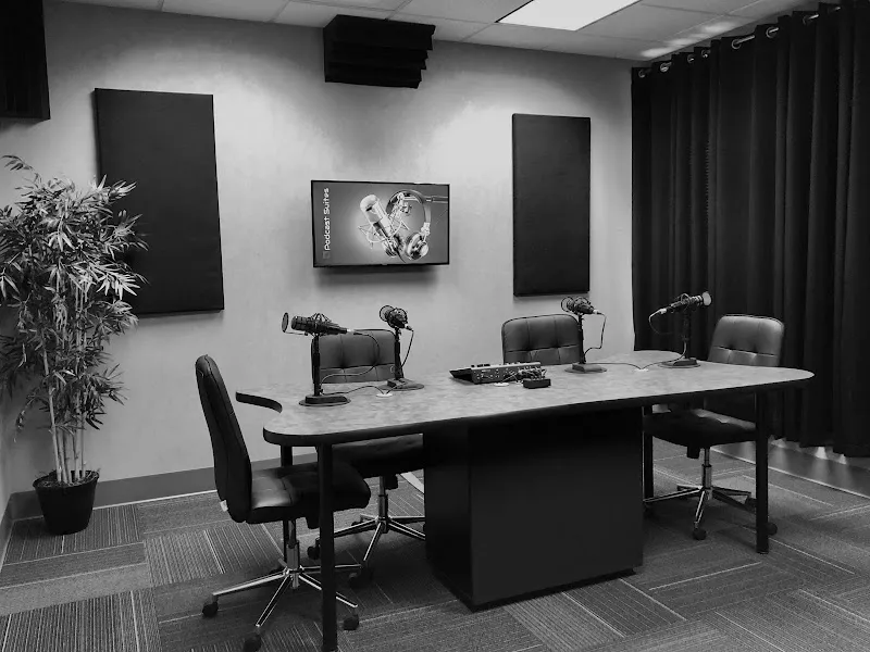 Studio Podcast Suites