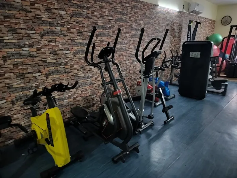 FIT QUEEN GYM (Only for women)