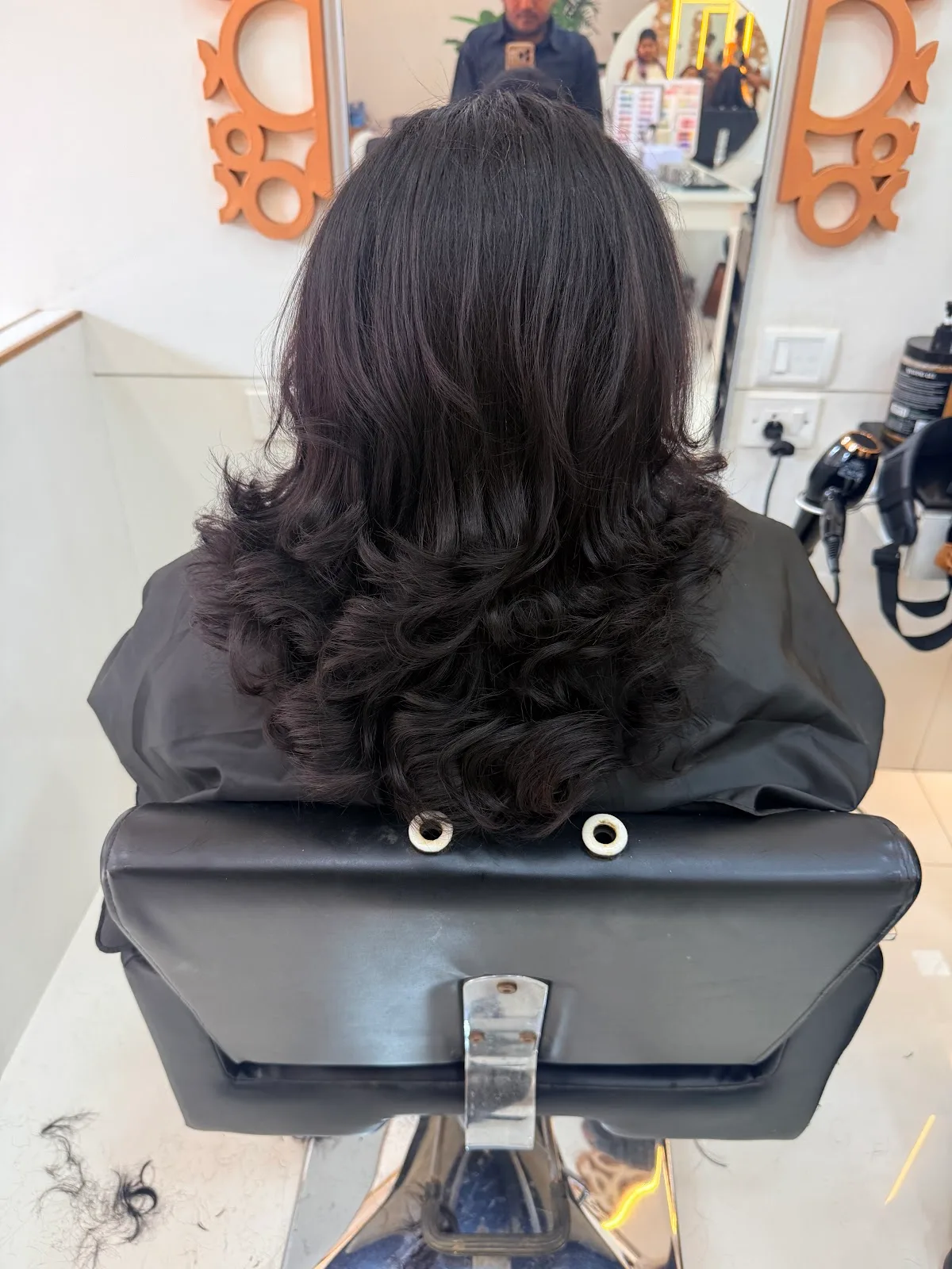 Locks & Lustre Salon And Academy - Malad(W)