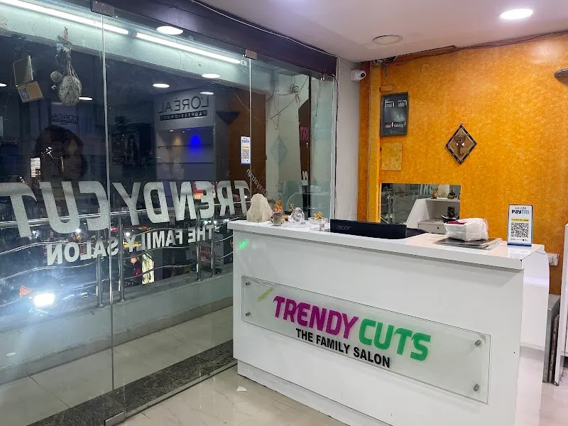 Annapurna Trendy Cuts the family salon