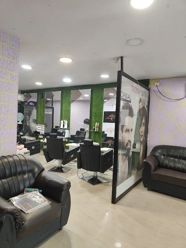 Annapurna Trendy Cuts the family salon