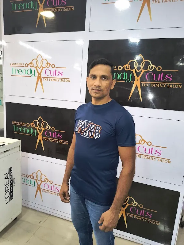 Annapurna Trendy Cuts the family salon
