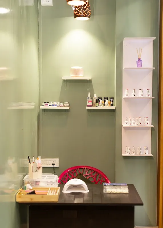Serene unisex salon