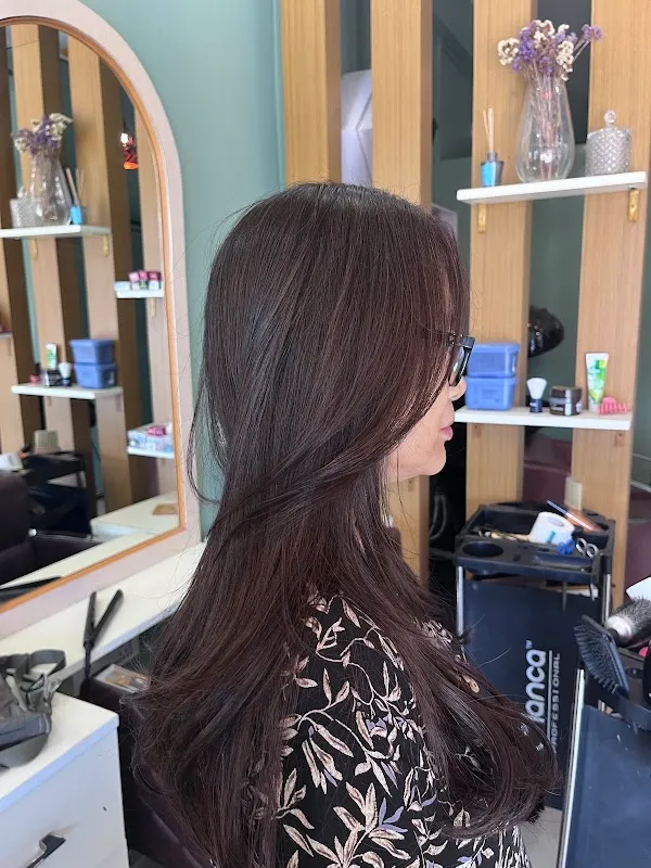 Serene unisex salon