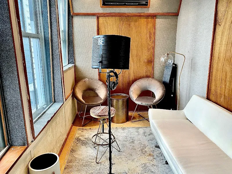 Lounge Studios