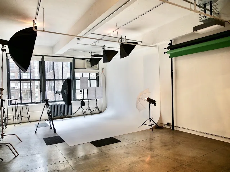 Lounge Studios