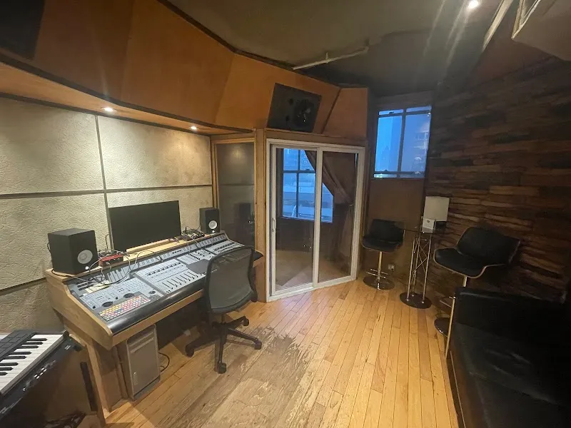 Lounge Studios