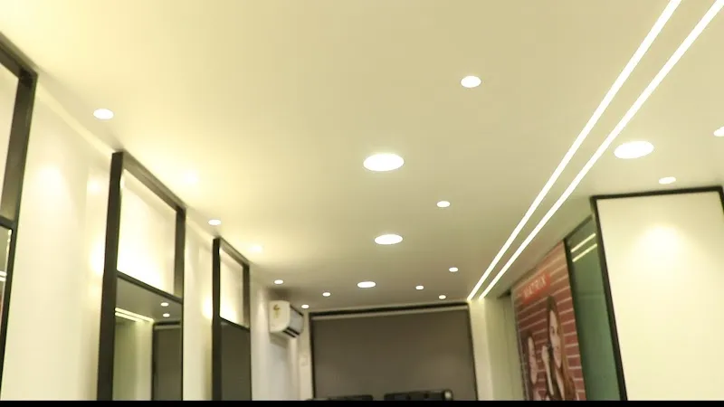 Ravi's the family salon