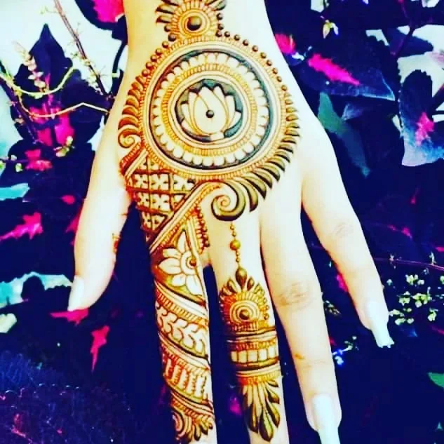 A J Tattoos & Mehandi Artist