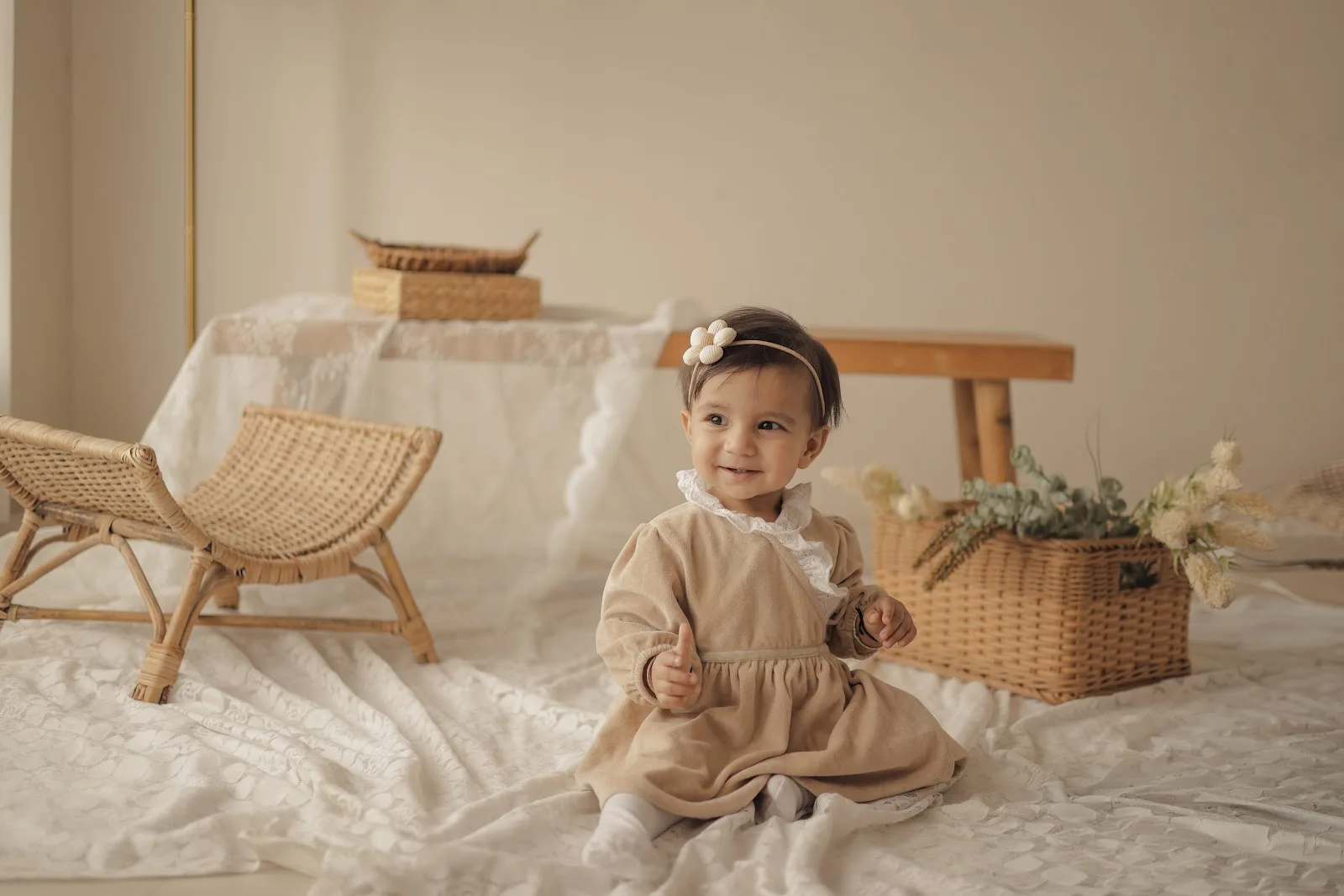 𝗕𝗼𝗵𝗼 𝗦𝘁𝘂𝗱𝗶𝗼 - Best Maternity & Newborn Photographer | Product & E-commerce Photography in Surat