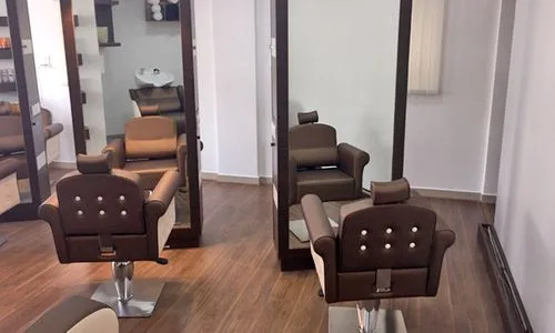 Charismatic Unisex Salon