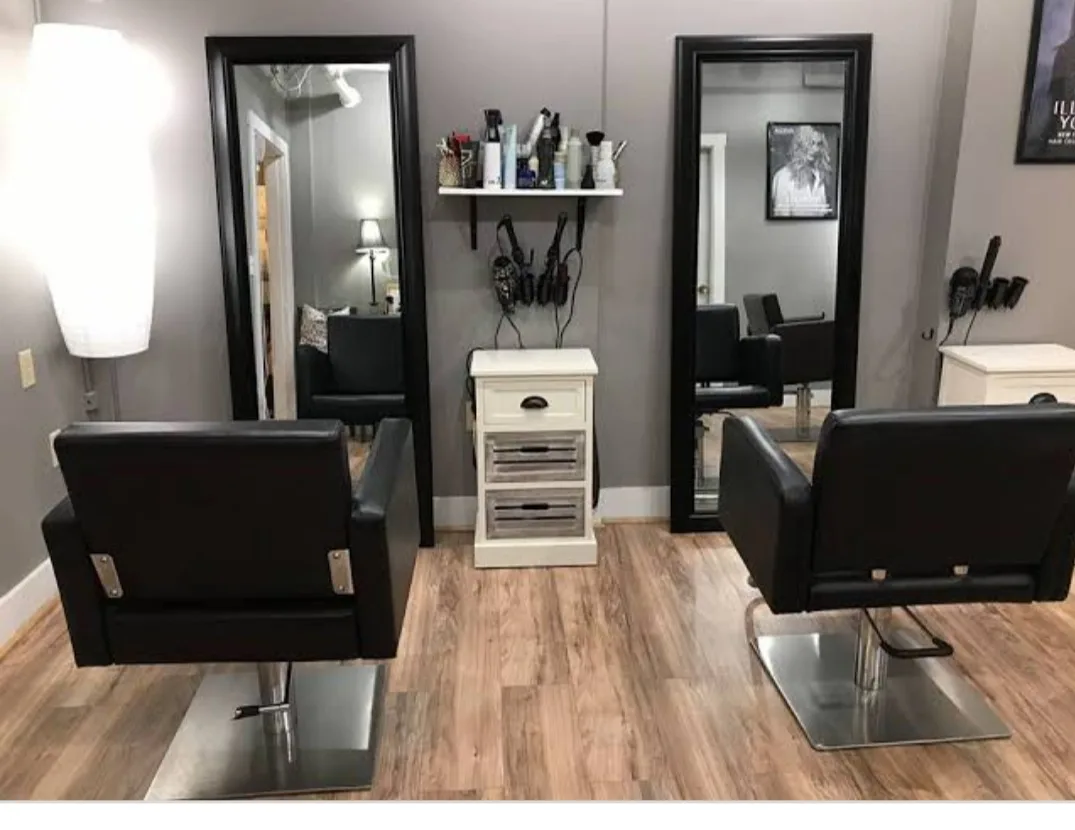 Charismatic Unisex Salon