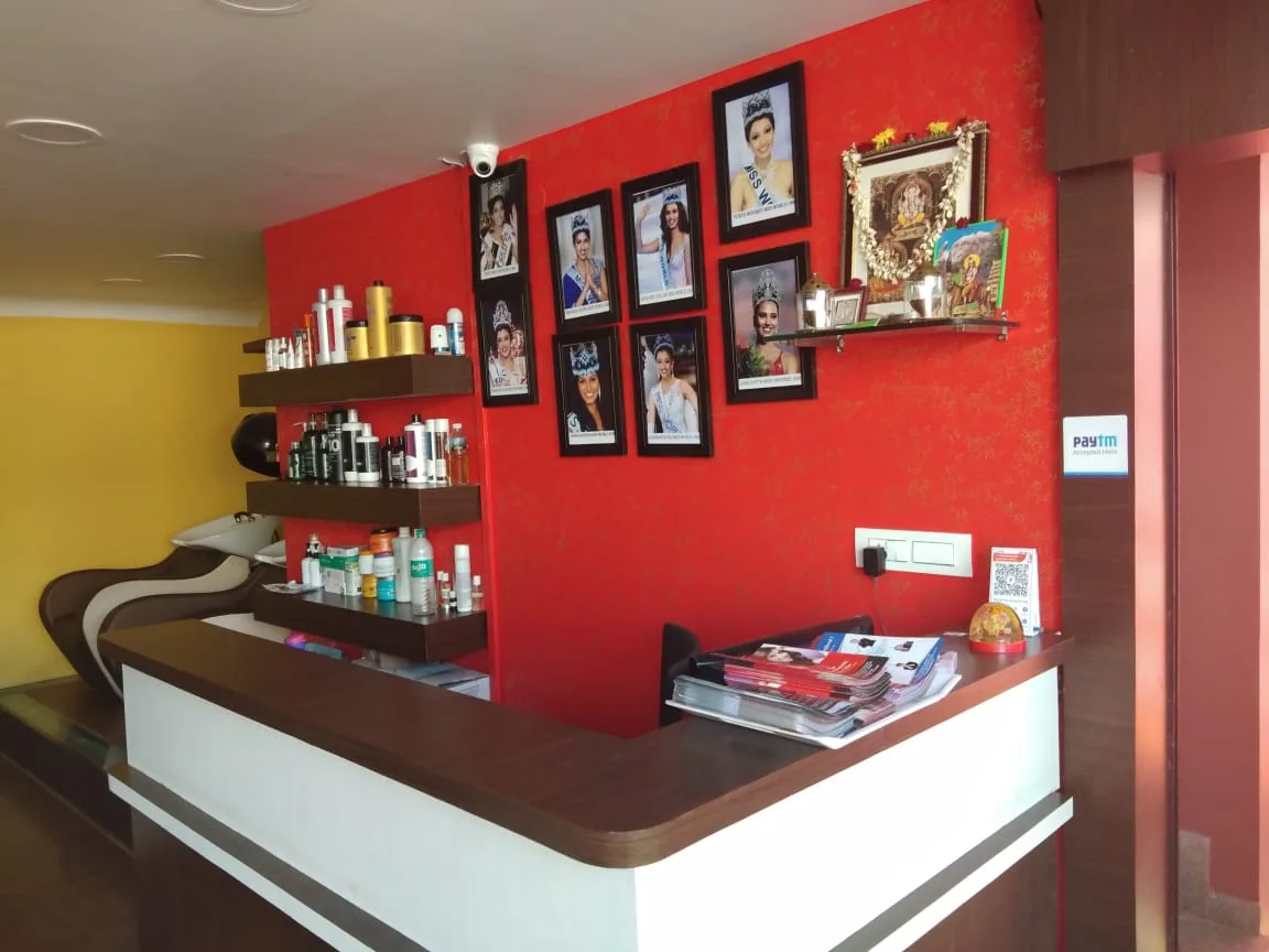 Charismatic Unisex Salon