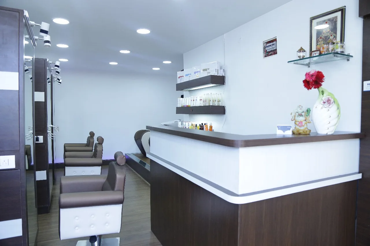 Charismatic Unisex Salon