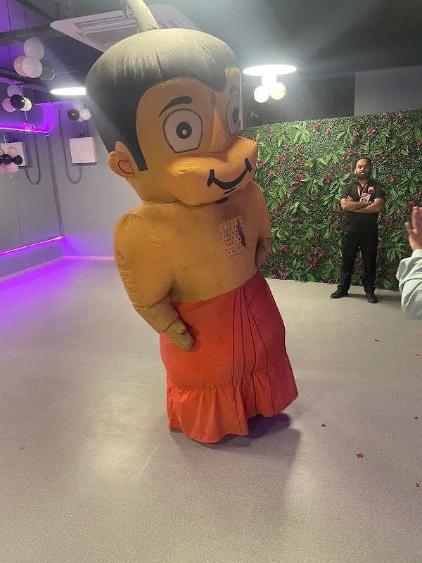 Feminine fitness studio
