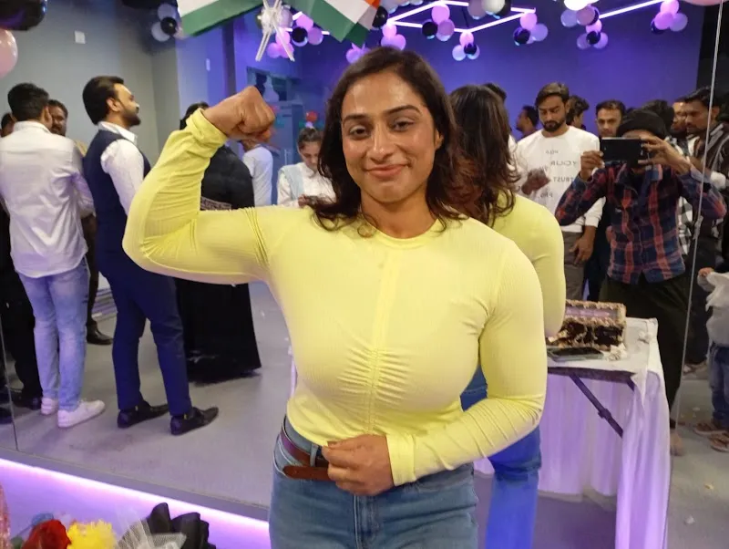 Feminine fitness studio