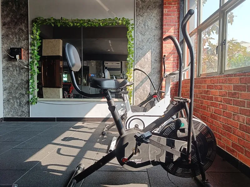 Alphestra Fitness Club, Palava