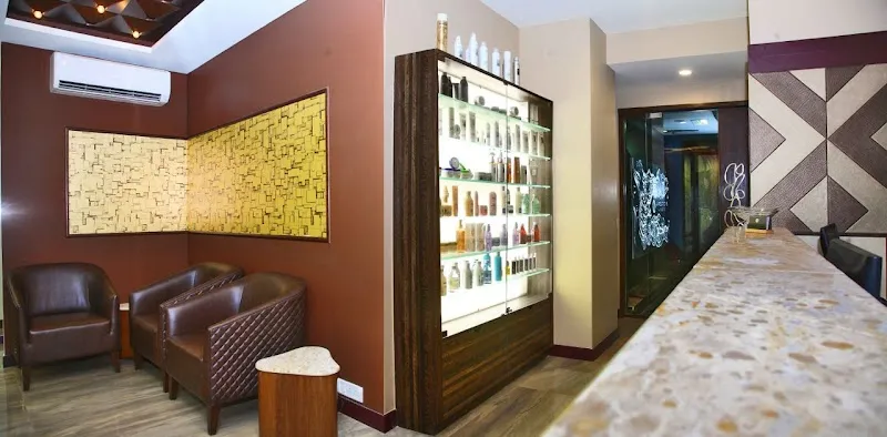 A'Kreations Hair & Beyond Luxury Salon, Bandra