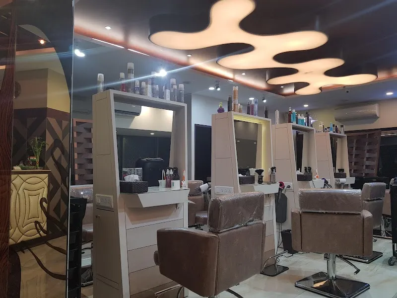 A'Kreations Hair & Beyond Luxury Salon, Bandra