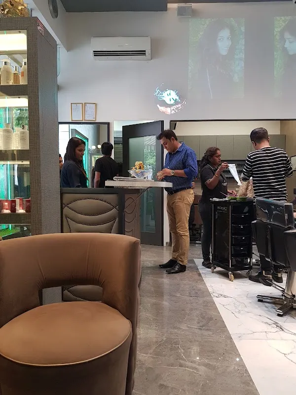 A'Kreations Hair & Beyond Luxury Salon, Bandra