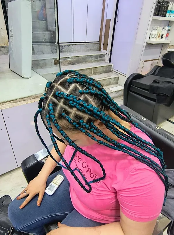 BRAIDS SALON