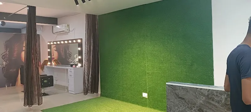 SR Unisex Salon & Academy