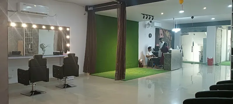 SR Unisex Salon & Academy