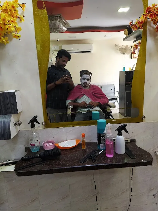 Enrich women's beauty parlour