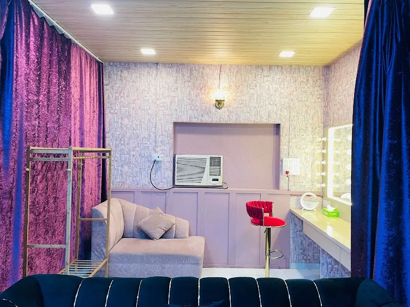 Fzy Fuzion Studio | Rental Photo Studio in Mumbai | Studio For Photoshoot, Podcast, Video shoot.