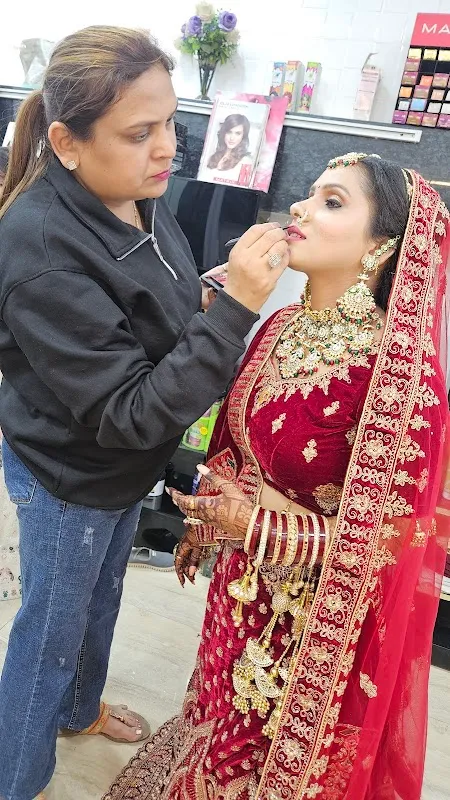 sakhi beauty salon