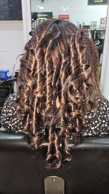 sakhi beauty salon