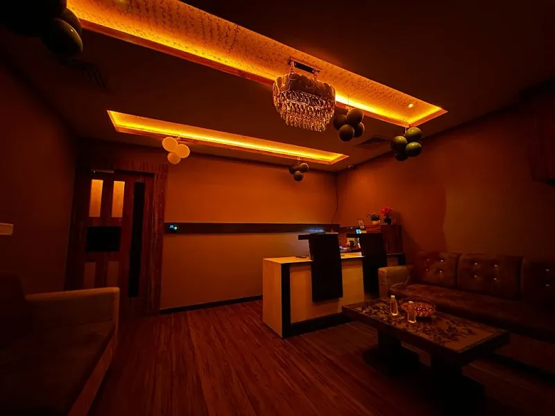 Z Queen Massage Spa In Powai