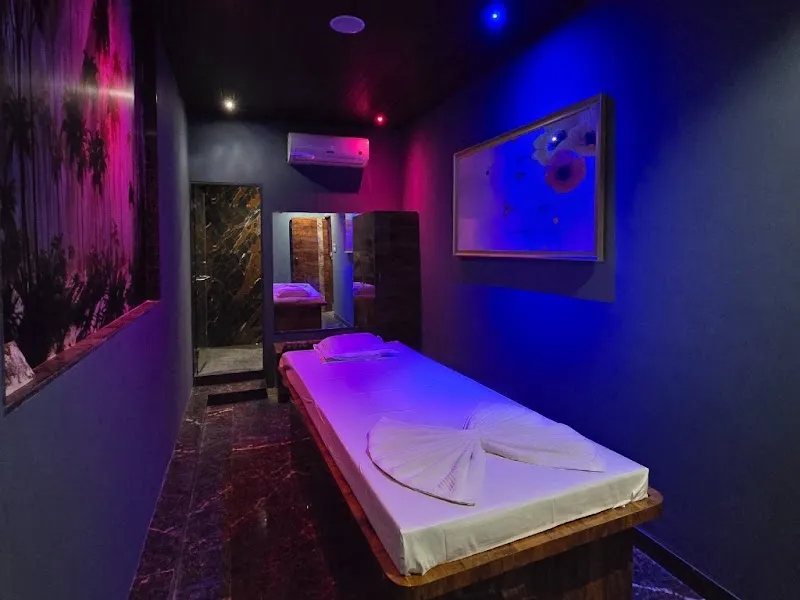 Z Queen Massage Spa In Powai