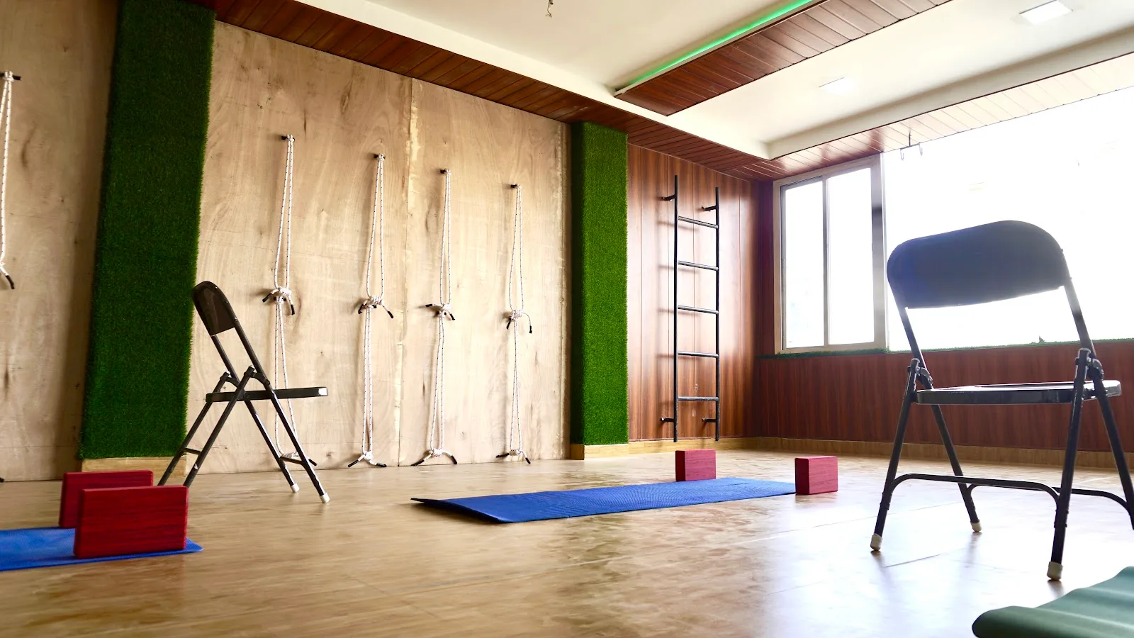 HealOMantra - Yoga & Fitness Studio