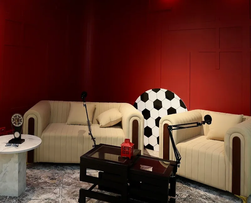 Shoots and Podcasts the Studio