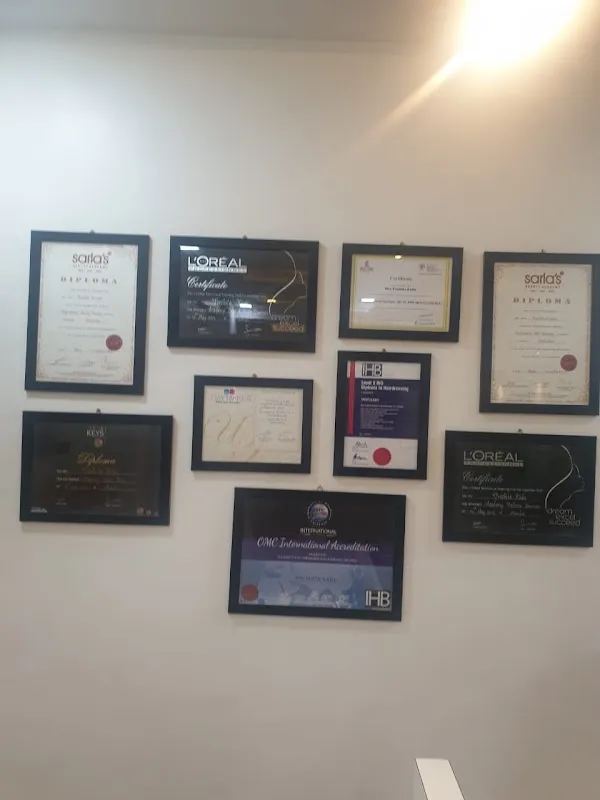 Diva's Beauty Salon & Academy