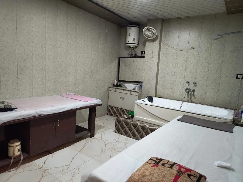 Amazing Aura Spa - Massage Service Moti Nagar Delhi | Massage Parlor In Delhi Moti Nagar
