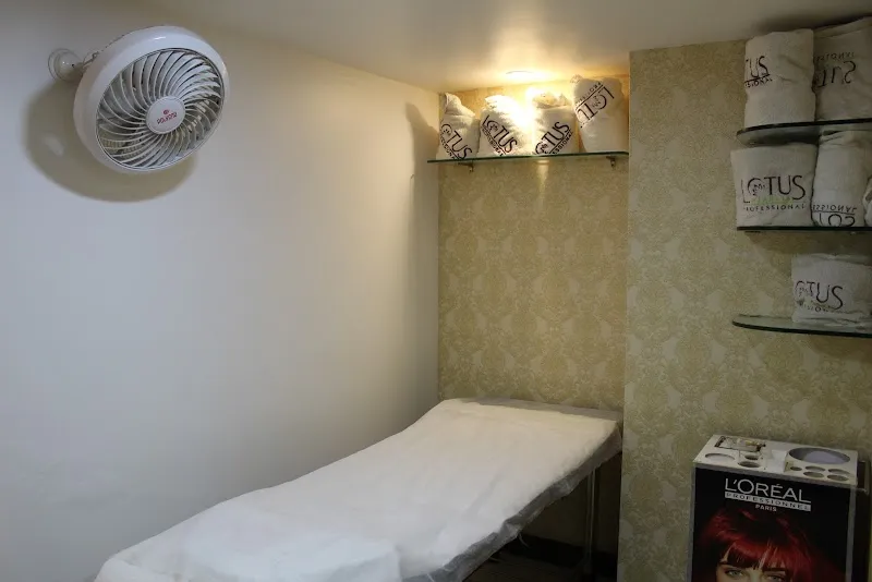 RADIANCE UNISEX SALON