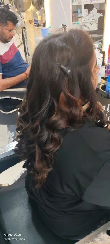 A One Unisex Salon & Beauty Parlour