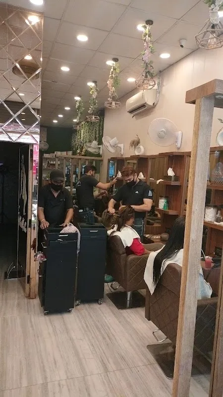 Valentine unisex salon | Beauty Parlour salon & Nail extensions | Best Salon in Tilak Nagar
