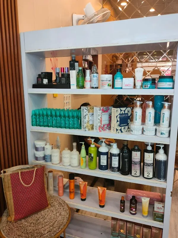 Valentine unisex salon | Beauty Parlour salon & Nail extensions | Best Salon in Tilak Nagar